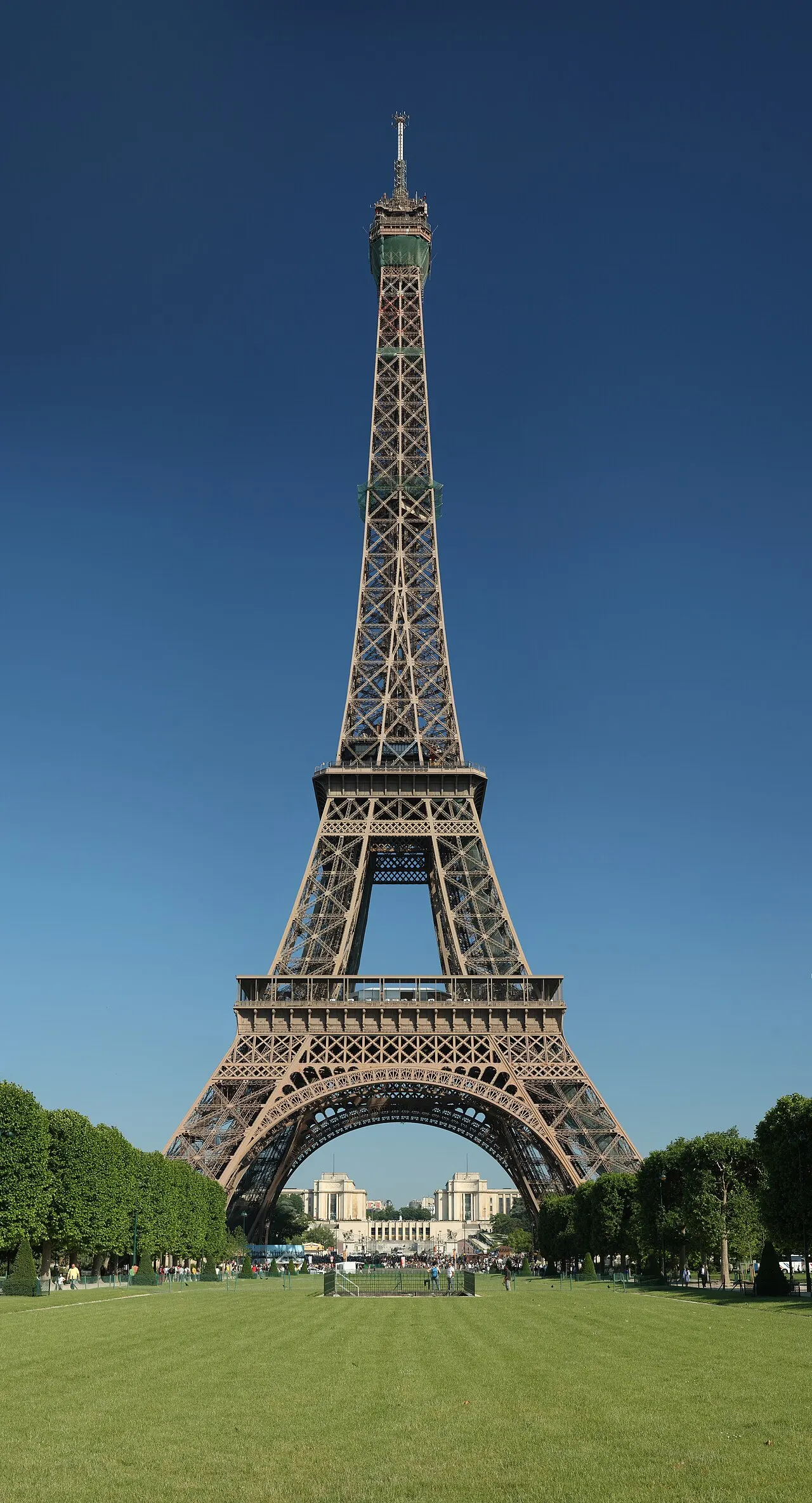 Paris depuis la Tour Eiffel, métropole francilienne en mutation